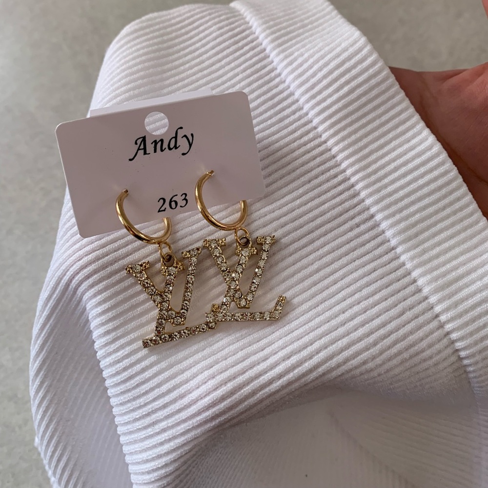 ll v earrings